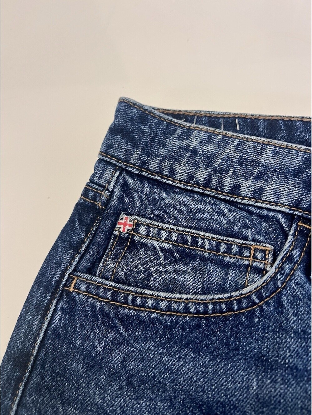 $135 New Hudson 5” Relaxed Raw Hem Denim Shorts Sparrow Size 27 - Picture 4 of 11
